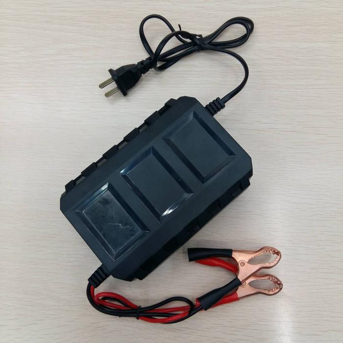 12V10A Battery charger 12V10A充電器